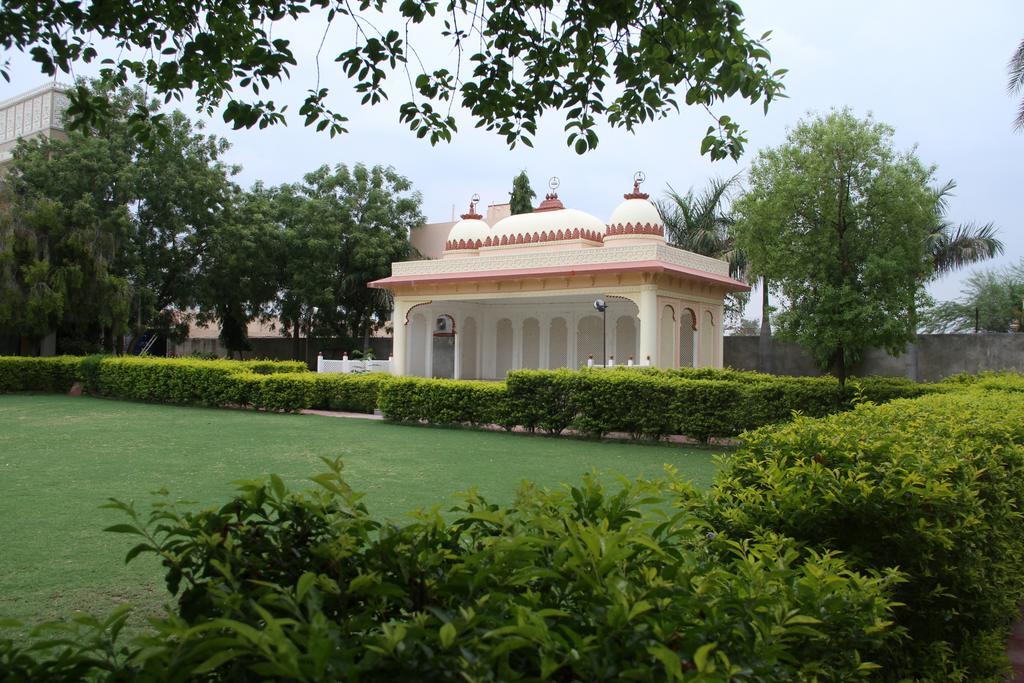 Juesta Rajputana Resort & Convention Centre, Udaipur Extérieur photo