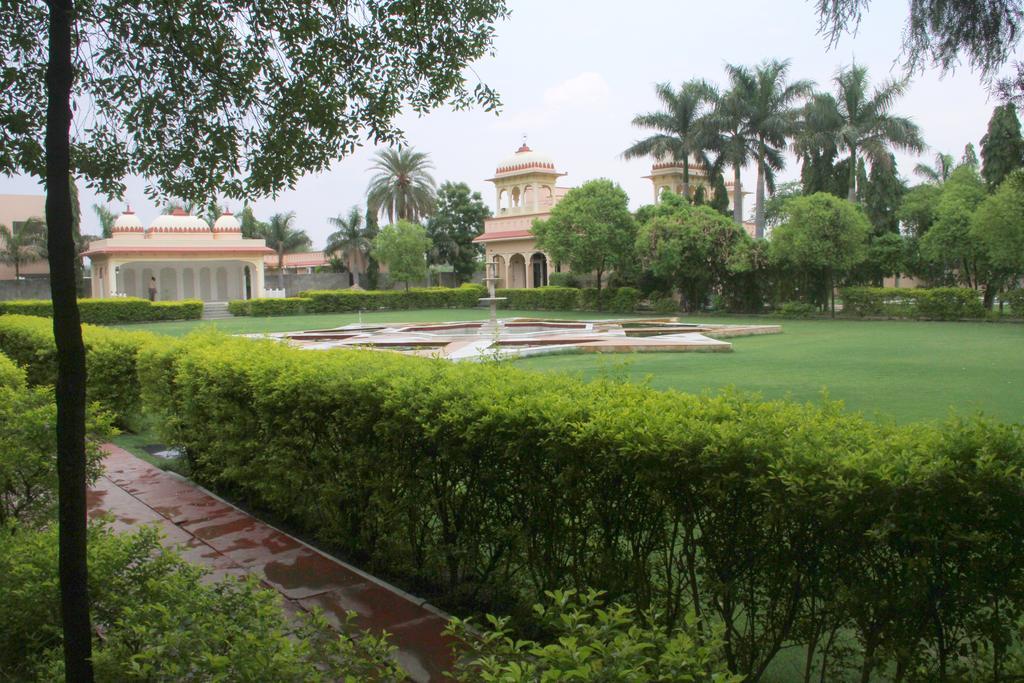 Juesta Rajputana Resort & Convention Centre, Udaipur Extérieur photo