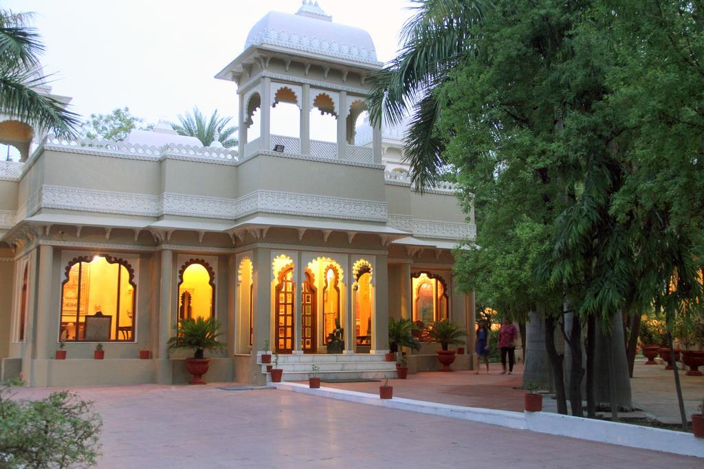 Juesta Rajputana Resort & Convention Centre, Udaipur Extérieur photo